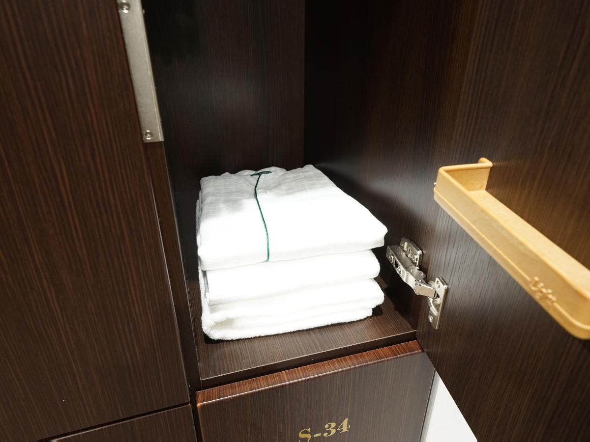 Wellcabin Tenjin - Male Only Fukuoka  Extérieur photo