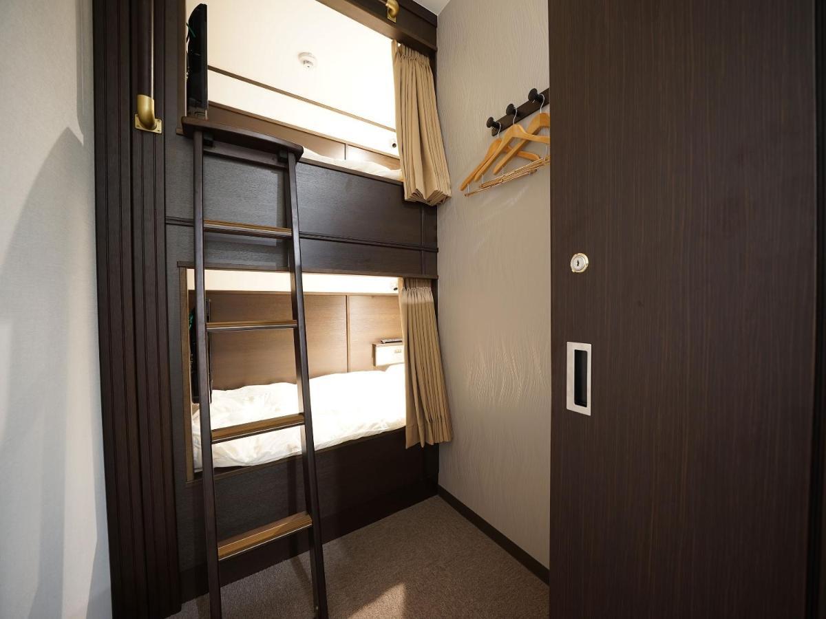 Wellcabin Tenjin - Male Only Fukuoka  Extérieur photo